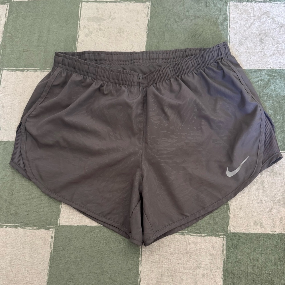 New Nike Gray Athletic Shorts Lightweight Moisture-Wicking Size Small